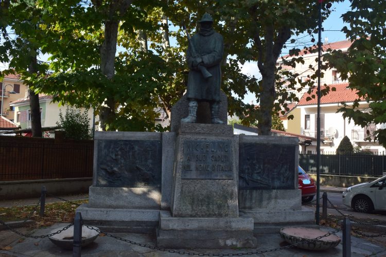 NICHELINO – La commemorazione al monumento dell’alpino