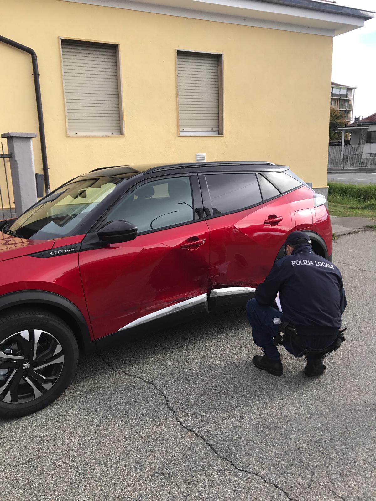 NICHELINO – Provoca un incidente e se ne va: rintracciato e multato