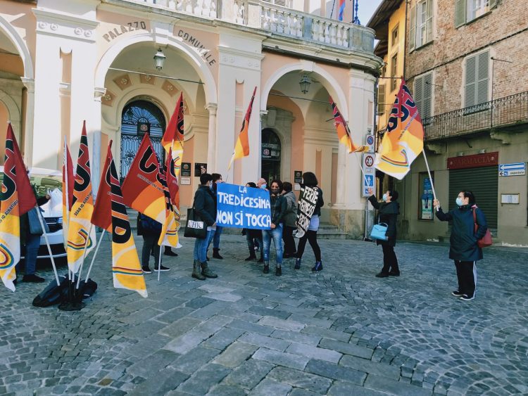 MONCALIERI – Manifestazione sotto il Comune: il sindaco incontra i lavoratori