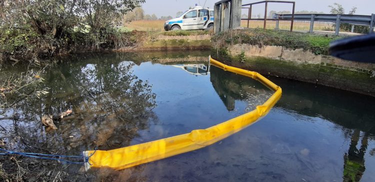 VINOVO – Liquami nel canale dei Mulini: barriere per salvare il Chisola