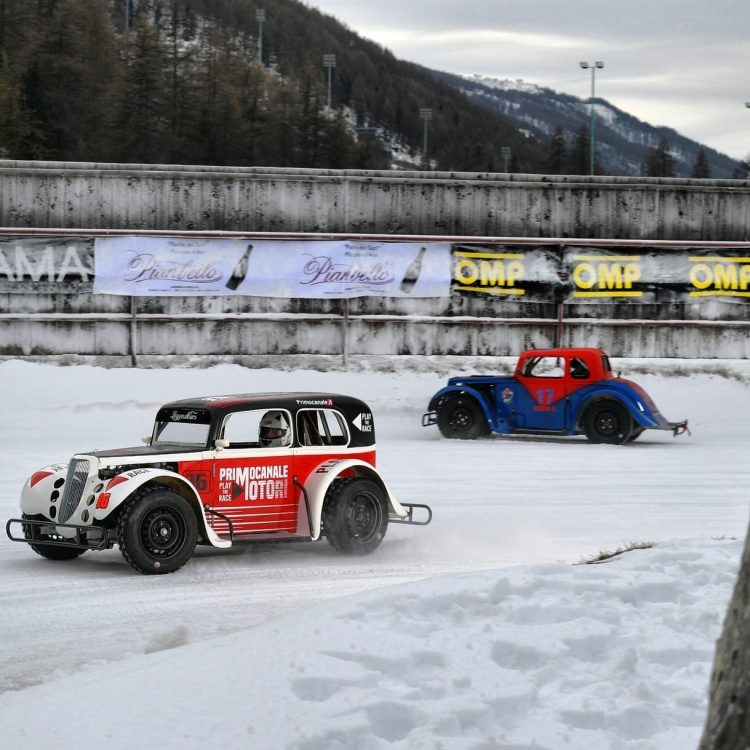 Ice Challenge: A Pragelato le Legend Cars hanno dato spettacolo