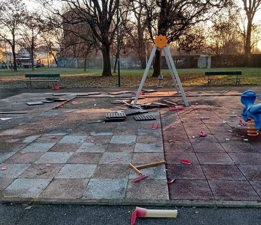 CRONACA – I giardini di via Somalia preda dei vandali