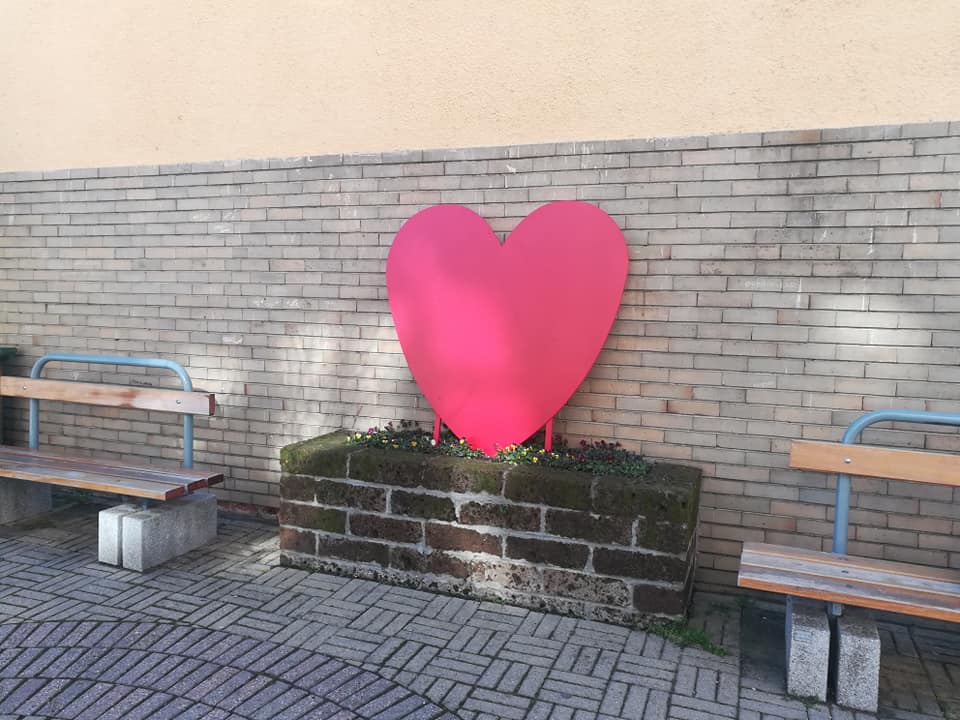 VILLASTELLONE – Cuori per San Valentino lungo le vie