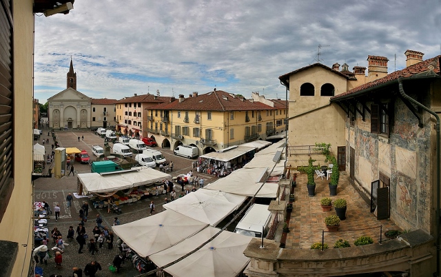 CARMAGNOLA – Nuovi buoni spesa con la campagna “Cuori in Vetrina”