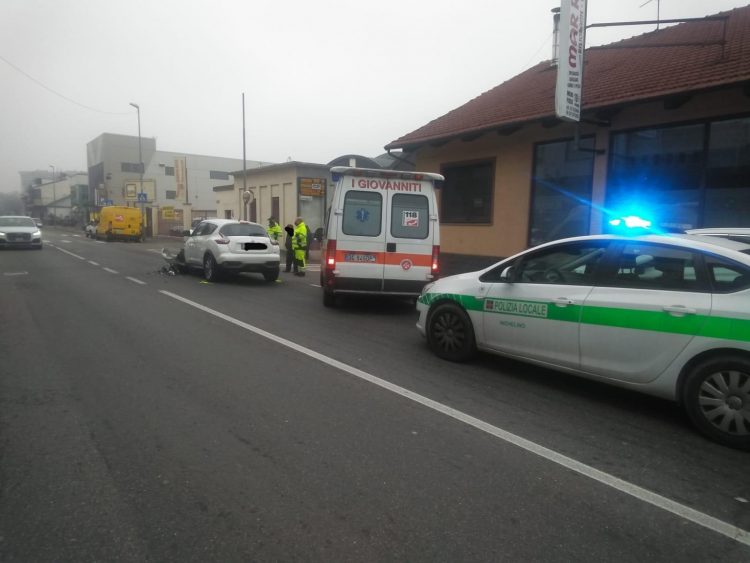 NICHELINO – Brutto incidente in via XXV Aprile: due persone in ospedale