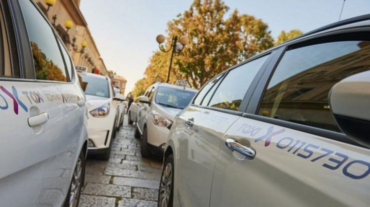 VACCINO – Uno sconto sul taxi per chi si reca al centro medico
