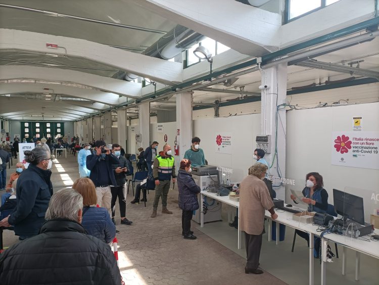 MONCALIERI – Inaugurato l’hub vaccinale a Borgo Mercato