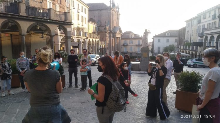MONCALIERI – Muovo sit-in anti dad delle famiglie cittadine