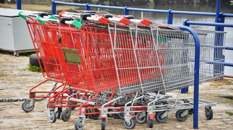 CARMAGNOLA – Azione: ‘Chiude il Carrefour di viale Garibaldi’