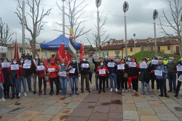 NICHELINO – Primo Maggio con il flash mob in piazza