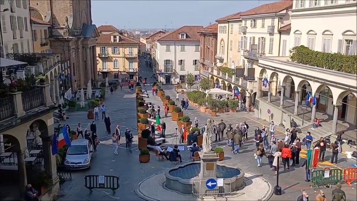 MONCALIERI – Il centro destra manifesta contro la viabilità del centro