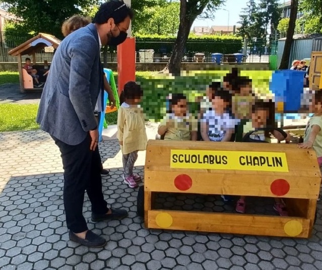 MONCALIERI – Le sezioni vanno in giardino nella scuola Chaplin