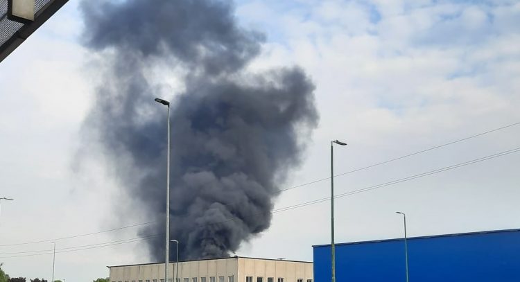 MONCALIERI – Nuovo incendio nella ex Ilte: il rogo nel capannone