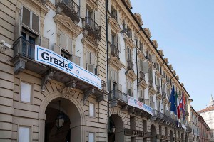 CANDIOLO – Uno striscione per i 35 anni della Fondazione per la ricerca