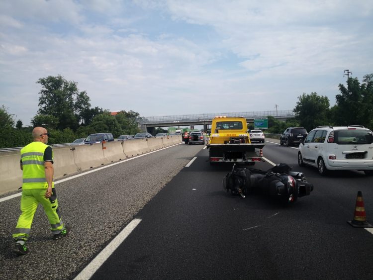 NICHELINO – Incidente in tangenziale: feriti due motociclisti