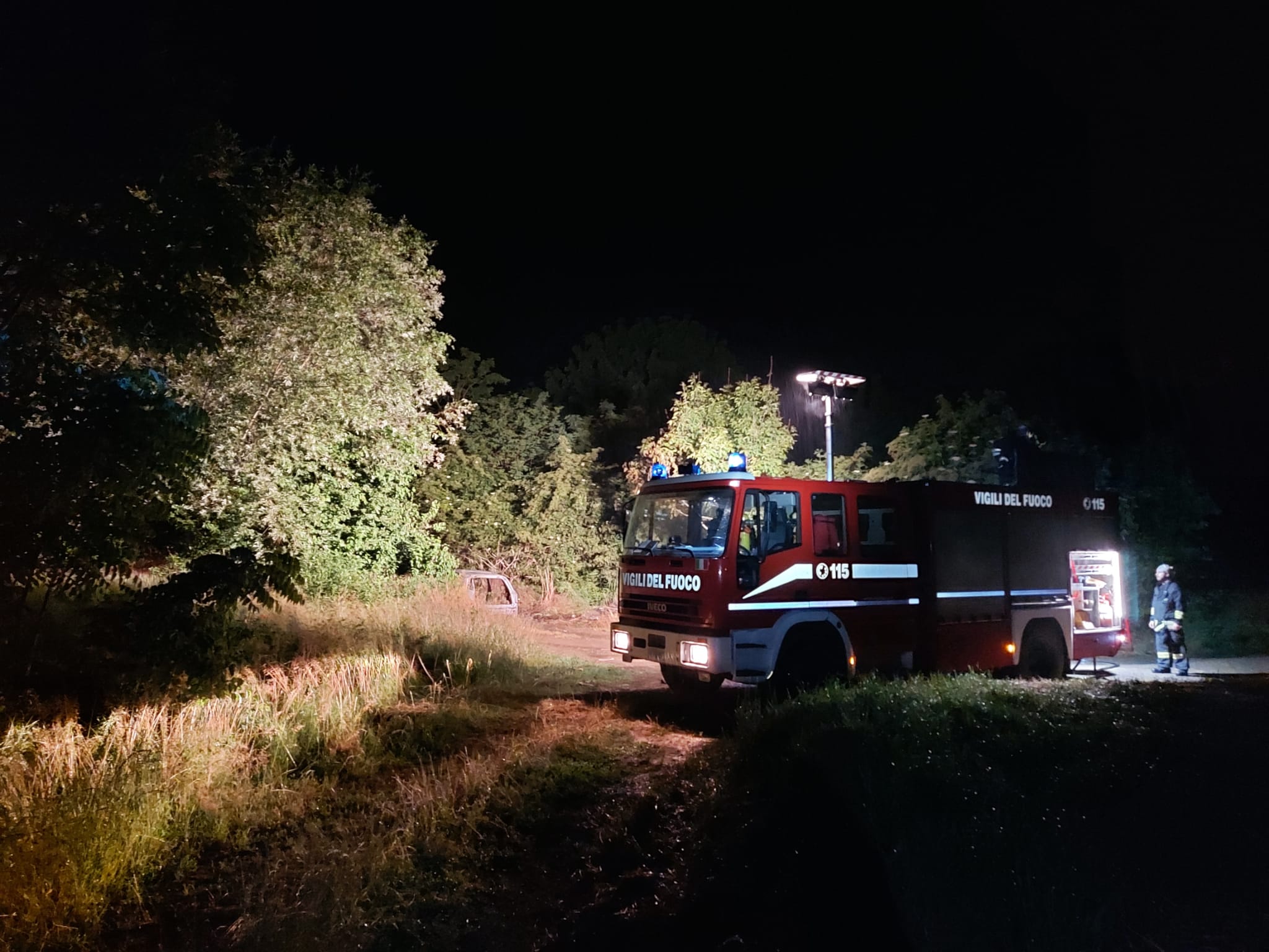 CARIGNANO – Incendio distrugge auto rubata