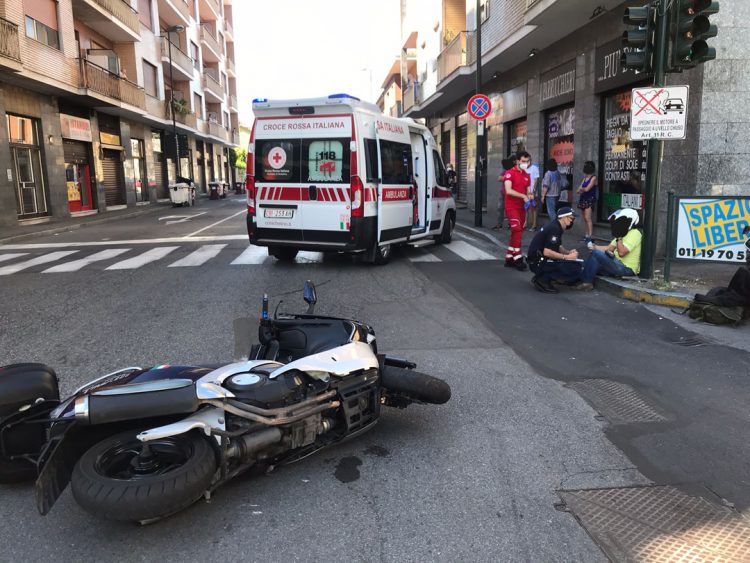 Schianto tra scooter e utilitaria in via Torino