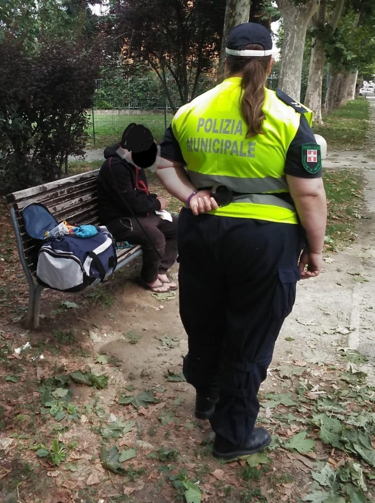 NICHELINO – Colto da una malore finisce riverso su una panchina: soccorso dai vigili