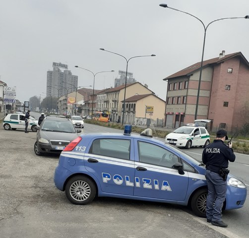 Ragazza di Moncalieri tenta di introdursi in un negozio e viene arrestata