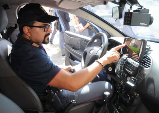 Parcheggiatore abusivo arrestato 2 volte per estorsione a distanza di 10 giorni