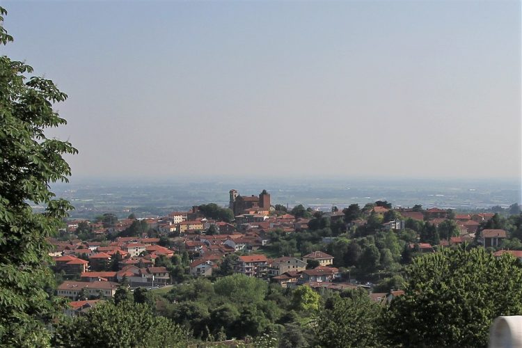 PECETTO – Partito il torneo di calcio per i bambini legato alla festa delle ciliegie