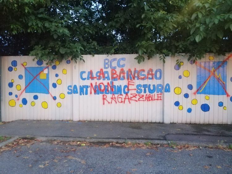CARMAGNOLA – Vandali rovinano i murales dei giovani di piazza Ragazzabile