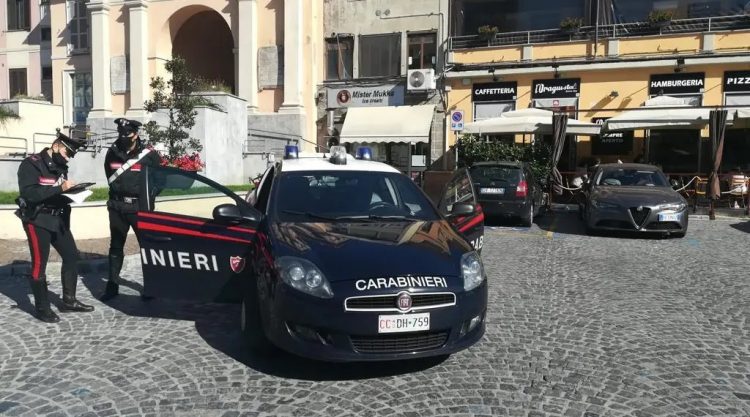MONCALIERI – Spedisce 50 chili di droga in un armadio: arrestato