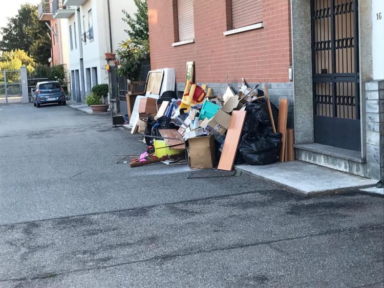 NICHELINO – Continuano gli abbandoni di rifiuti in città
