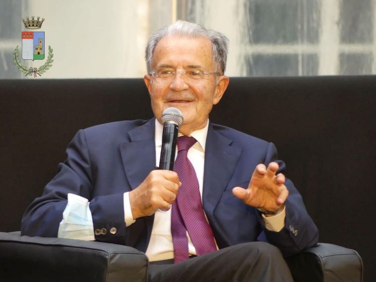 SANTENA – La premiazione a Romano Prodi della Fondazione CAvour