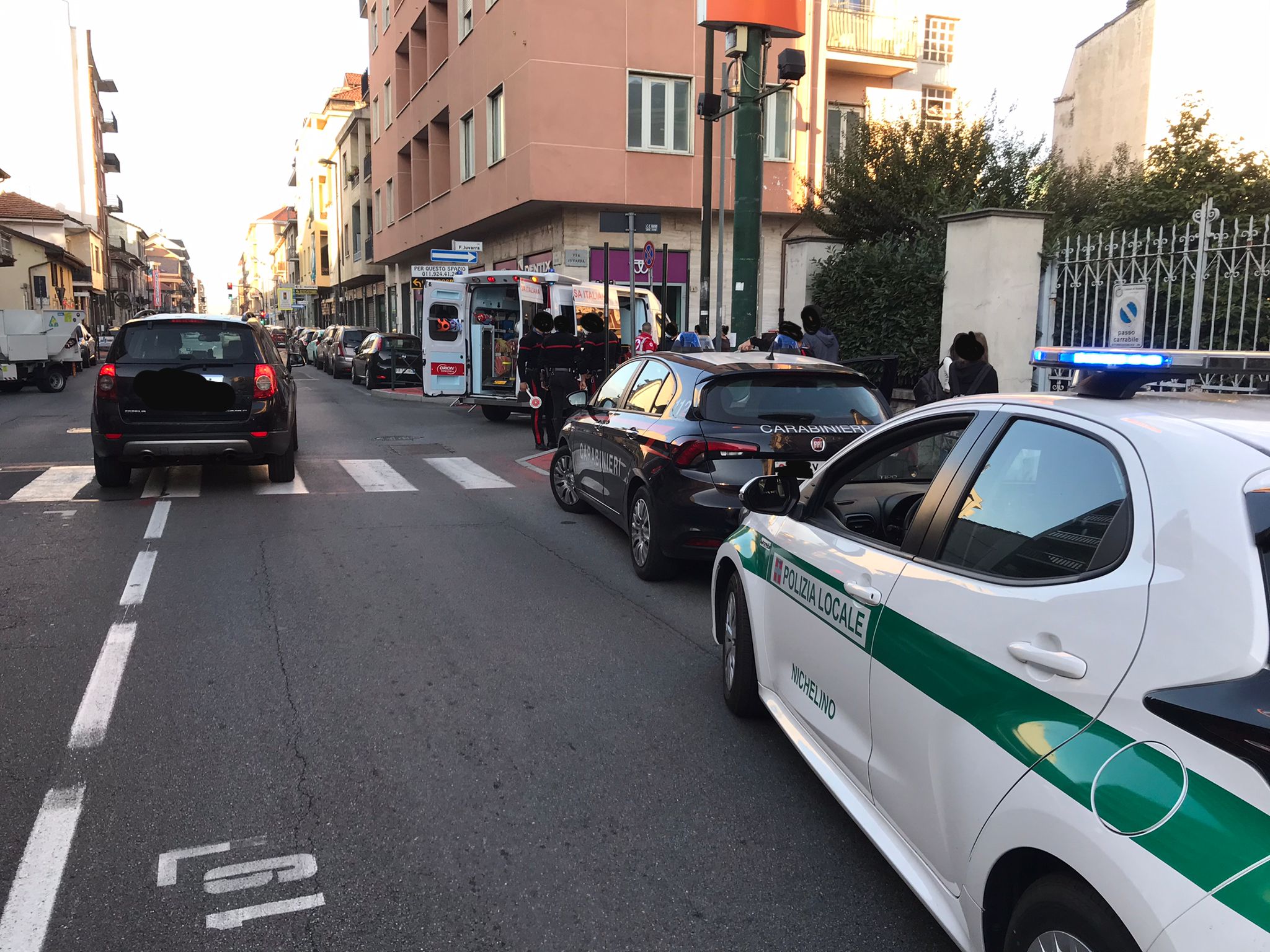 NICHELINO – Pensionata investita in via Juvarra