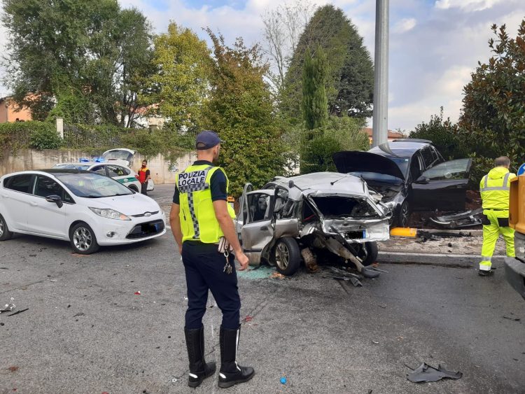 MONCALIERI – Lutto anche in città: la famiglia della donna morta assieme alla figlia nell’incidente di Rivoli è moncalierese