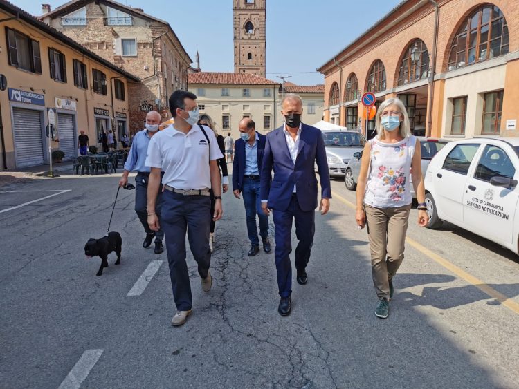 CARMAGNOLA – Il candidato sindaco di Torino Paolo Damilano in visita
