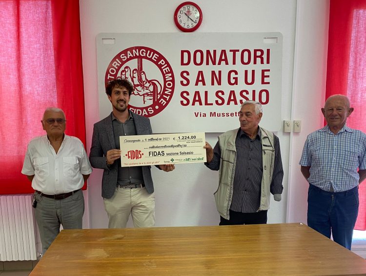 CARMAGNOLA – Donati alla Fidas i proventi della raccolta fondi della farmacia Don Bosco