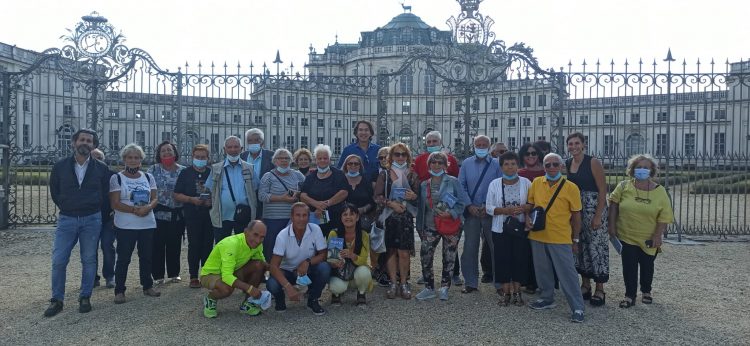 NICHELINO – Gli anziani in visita alla Palazzina di Caccia di Stupinigi