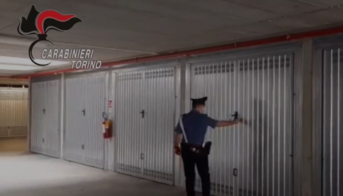 MONCALIERI – Rubavano nei garage condominiali: due arresti
