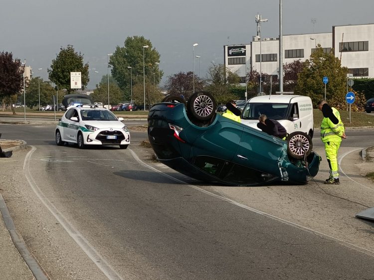 NICHELINO – Brutto incidente in via Pateri