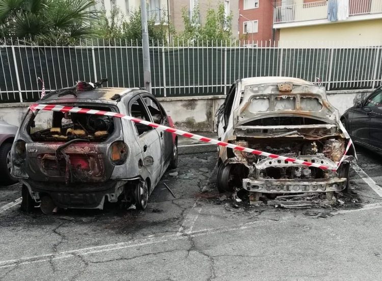 CARMAGNOLA – Auto in fiamme in via Toscanini: torna la paura