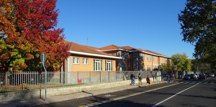 SANTENA – Infiltrazioni alla scuola Falcone, la parola alla minoranza