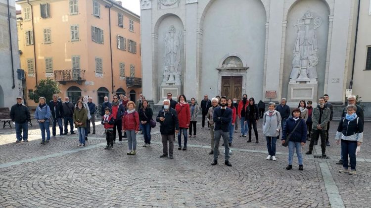 CARMAGNOLA – Sit in contro i fatti violenti di Roma