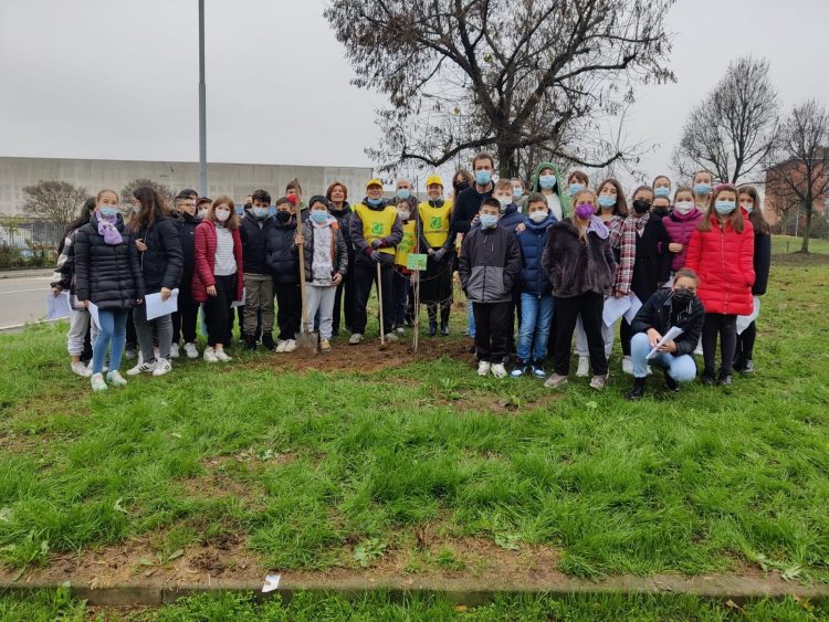 MONCALIERI – Duecento bambini per la festa dell’albero