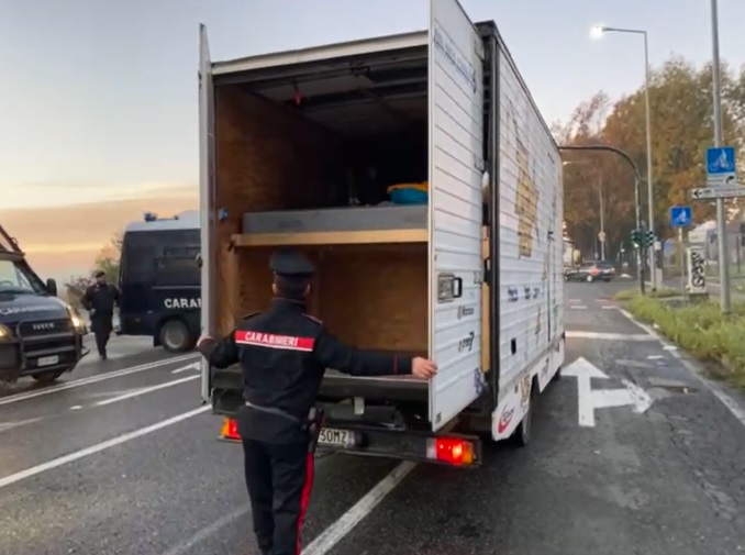 NICHELINO – Rave Party: ormai sgombera l’area, si passa ai sequestri e alle denunce