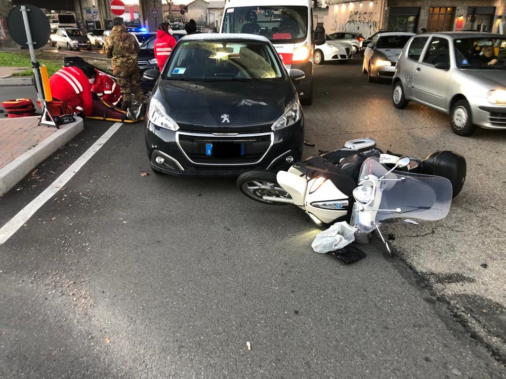 MONCALIERI – Incidente in corso Trieste: caos sotto la sopraelevata