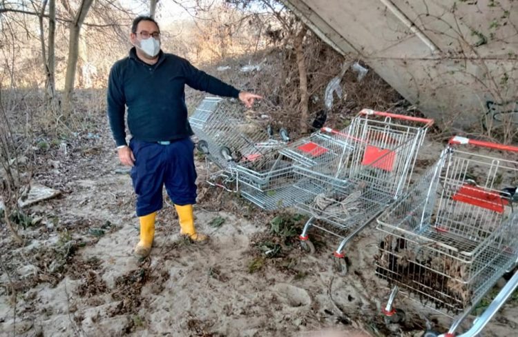 NICHELINO – La protezione civile ripulisce il greto del Sangone