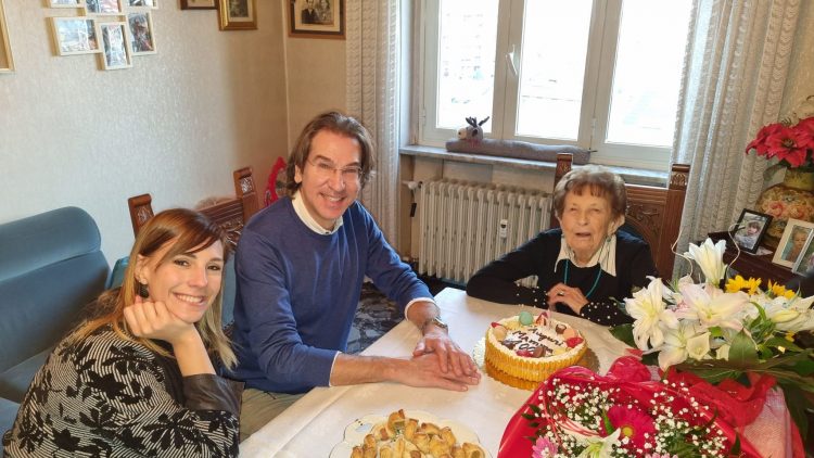 NICHELINO – Compie 100 anni e riceve gli auguri di sindaco e assessore