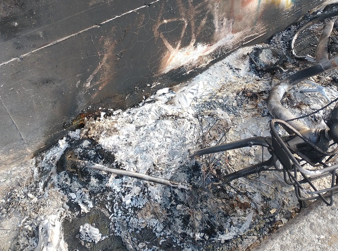 MONCALIERI – A Tagliaferro ignoti bruciano bidoni della spazzatura