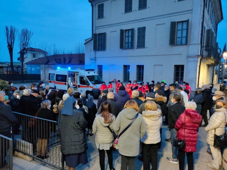 VINOVO – La Croce Verde dona un’ambulanza all’Ucraina