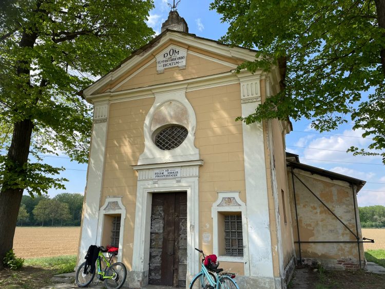 NICHELINO – Vandali contro il santuario di Vicomanino
