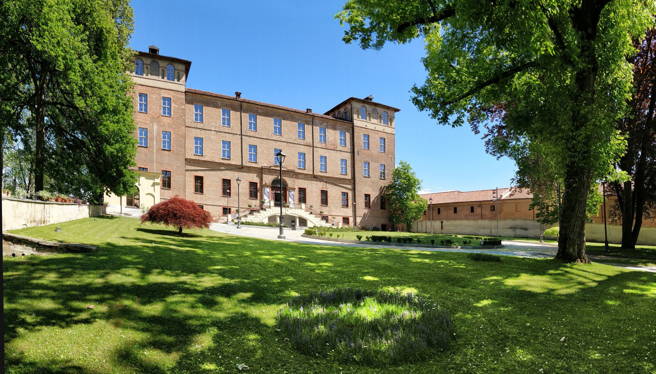 VINOVO – Partiti i lavori di ripristino del muro di contenimento crollato nel parco del Castello