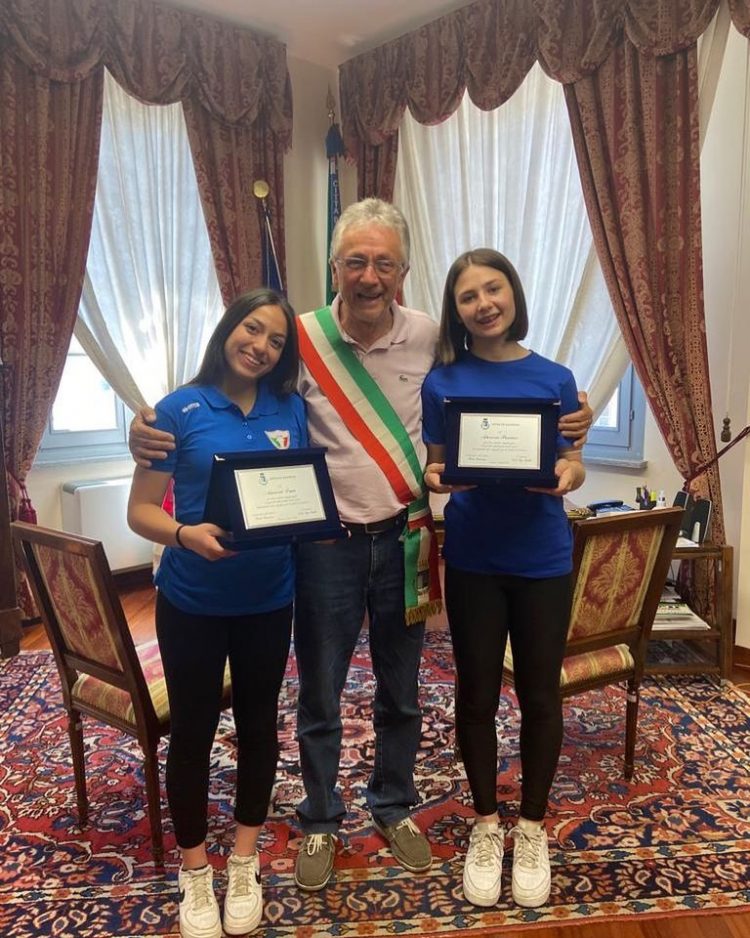 SANTENA – Premiate due giovani stelline del twirling