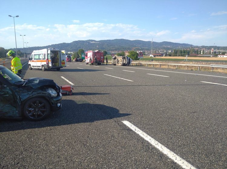 MONCALIERI – Incidente sulla sopraelevata: cinque feriti